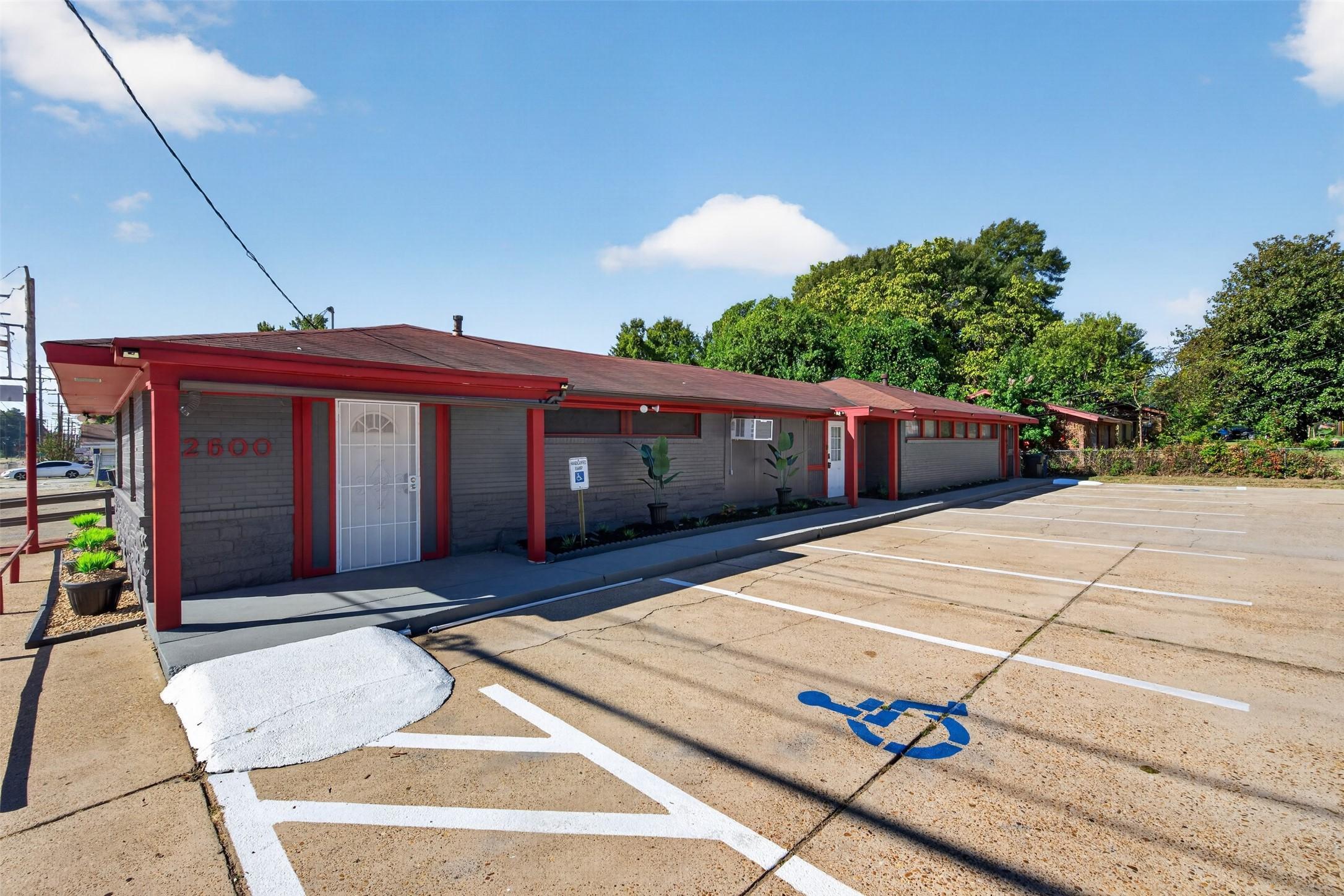 Property Image for 2600 Jewella Avenue