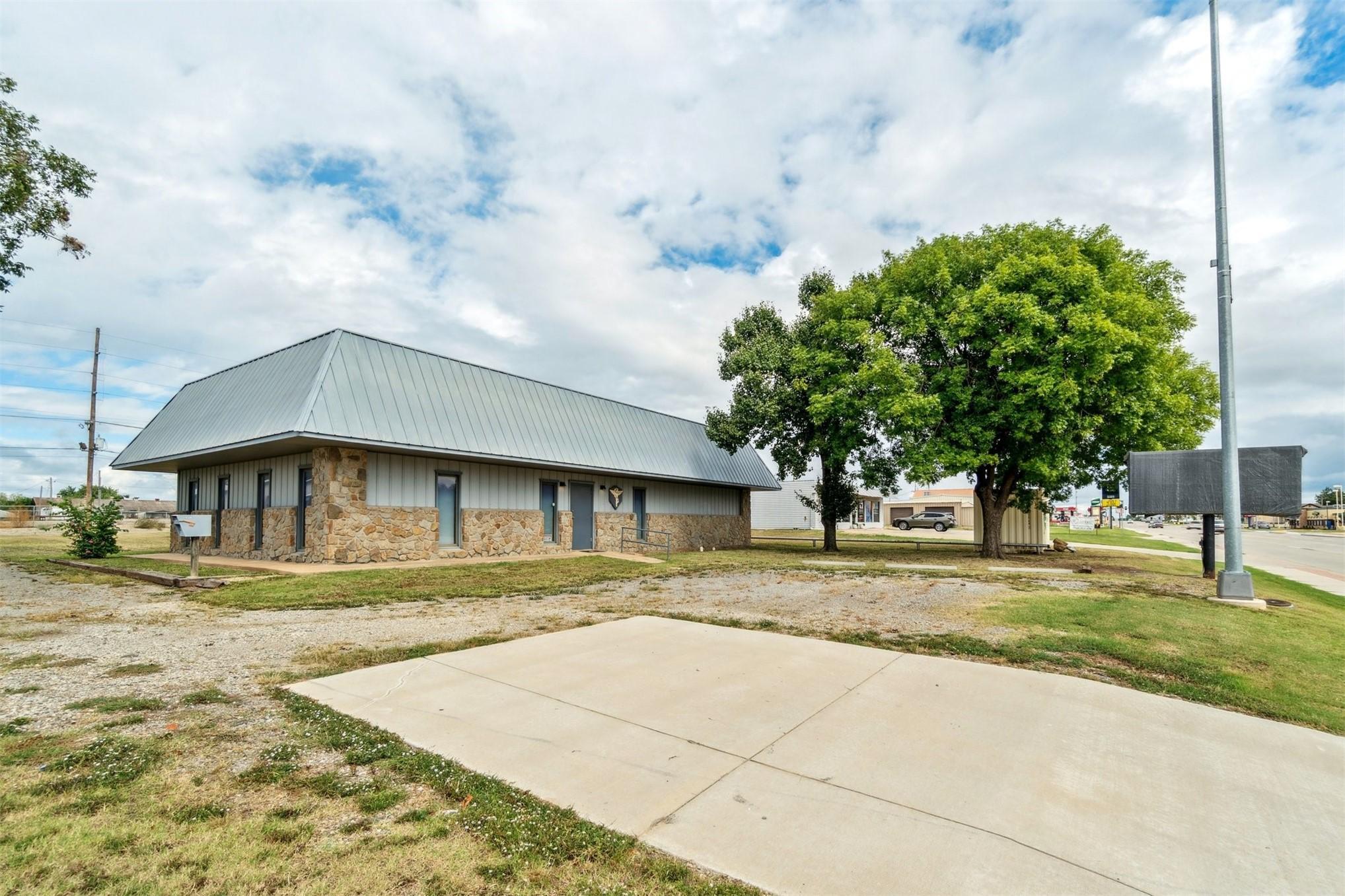 Property Image for 1236 E Main Street