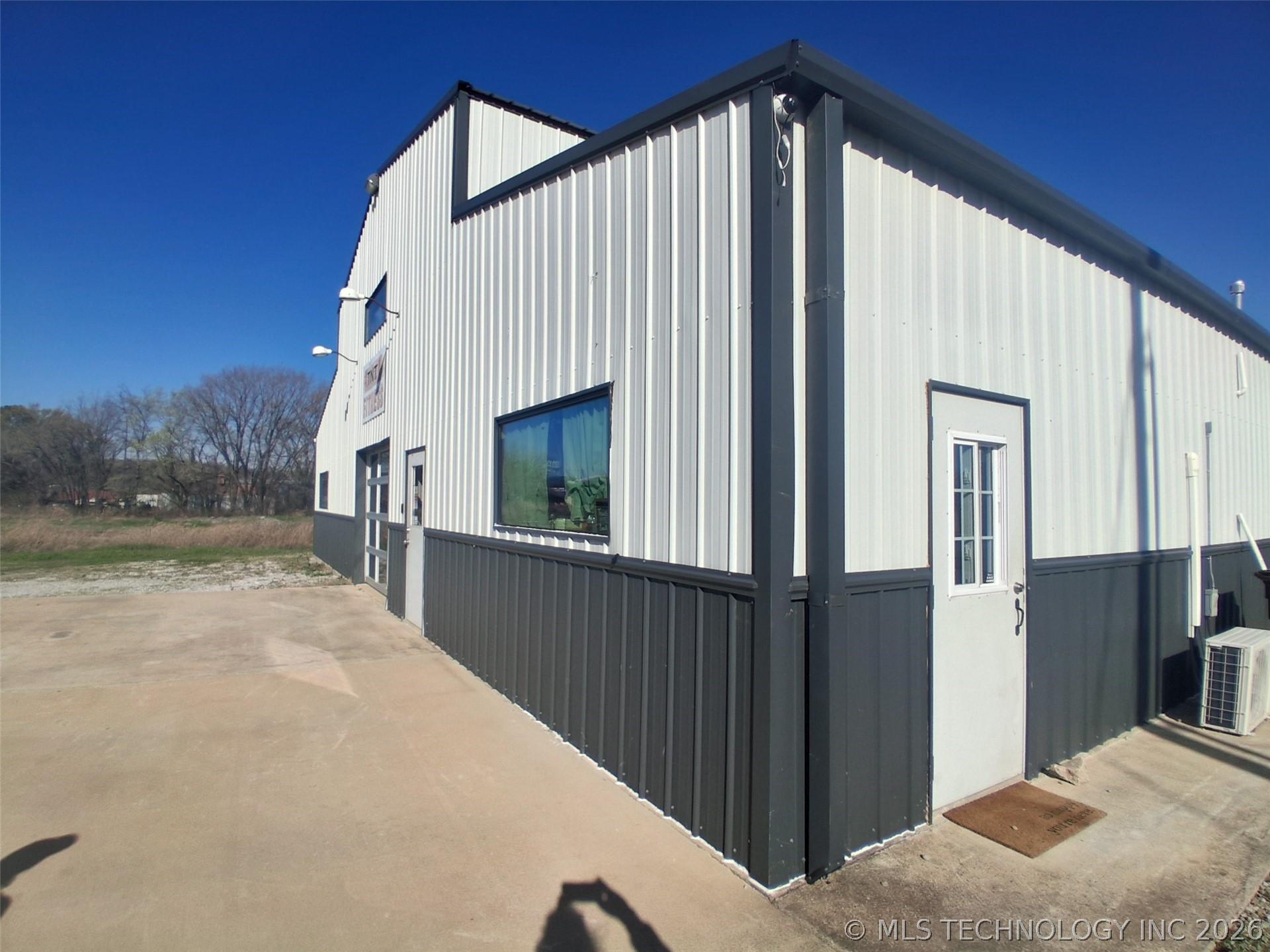 Property Image for 513 N B Street