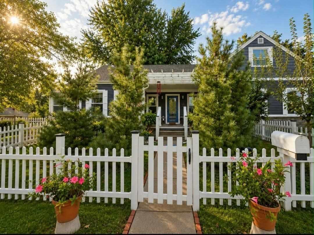 Property Image for 322 SE Liberty Dr