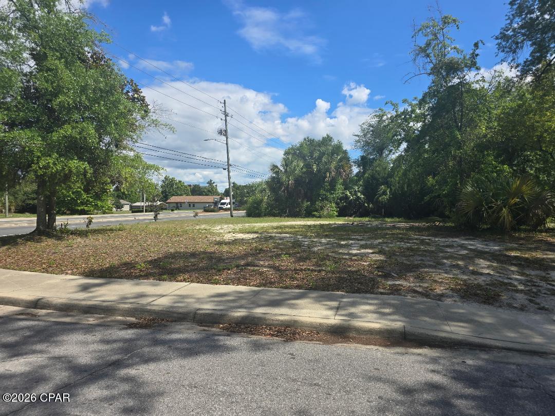 Property Image for 831 N Cove Boulevard
