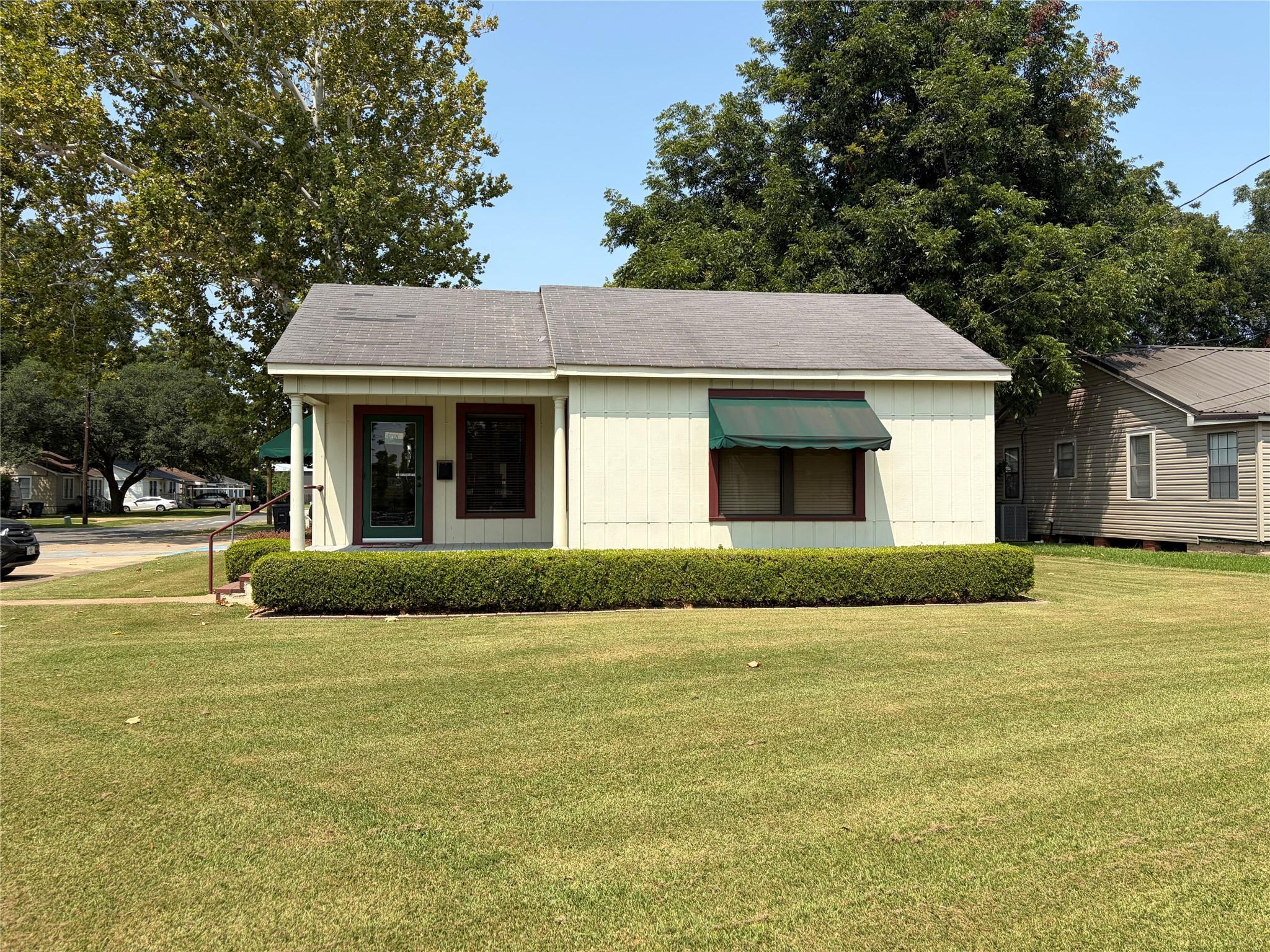 Property Image for 1001 Benton Road