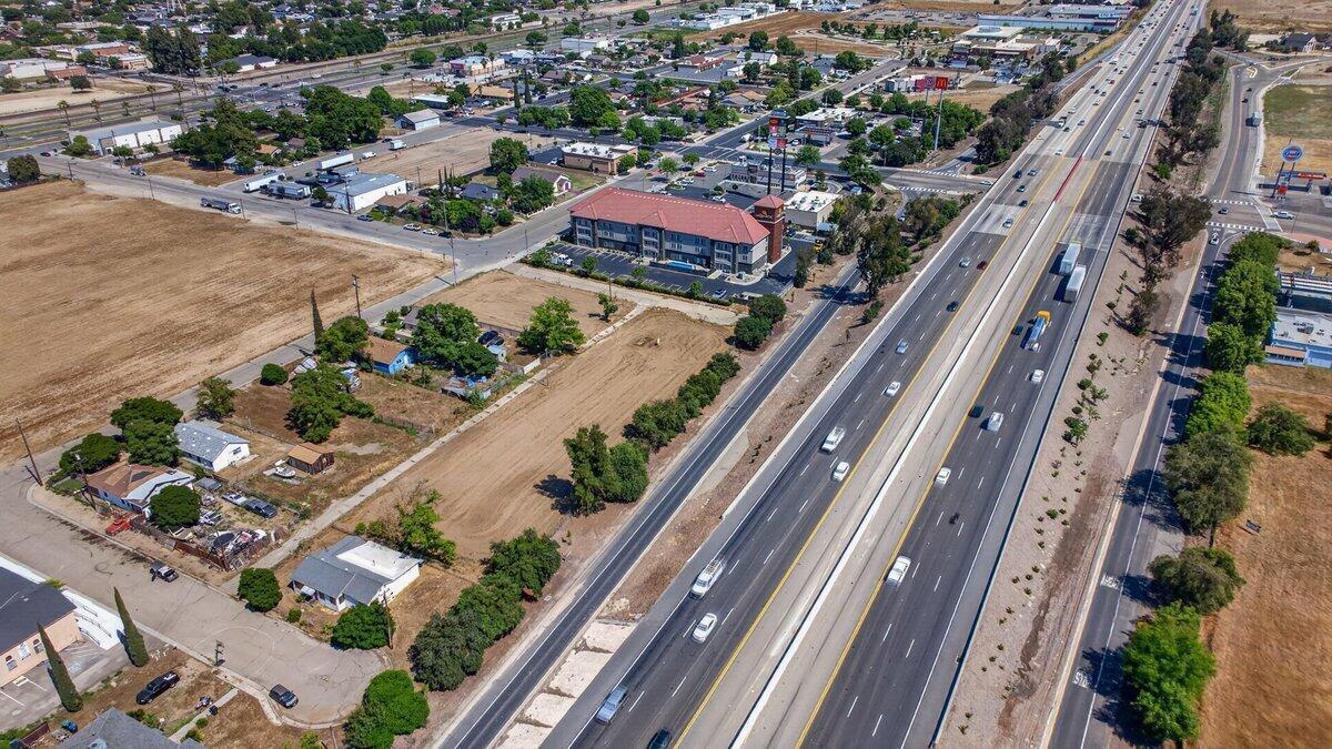 Property Image for 312 W Tuolumne Street
