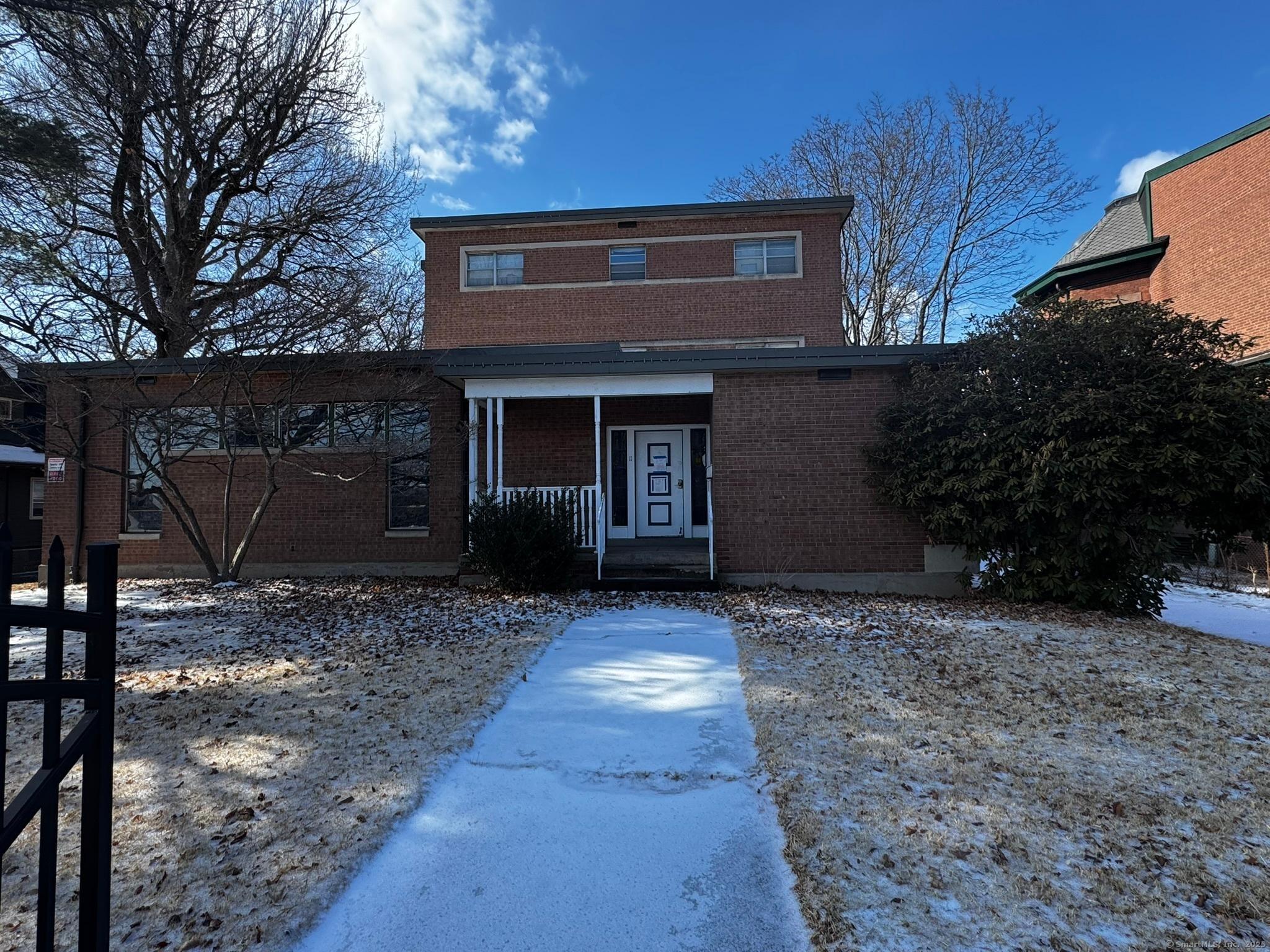 Property Image for 11 Charter Oak Pl