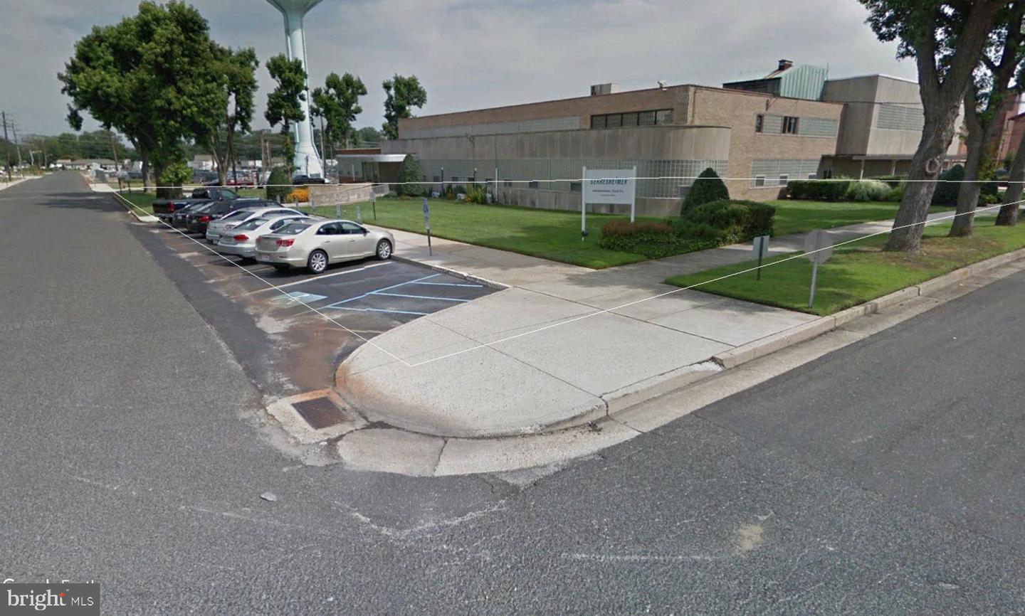 537 Crystal Ave, Vineland, NJ 08360 - MLS# NJCB2023150 | C21