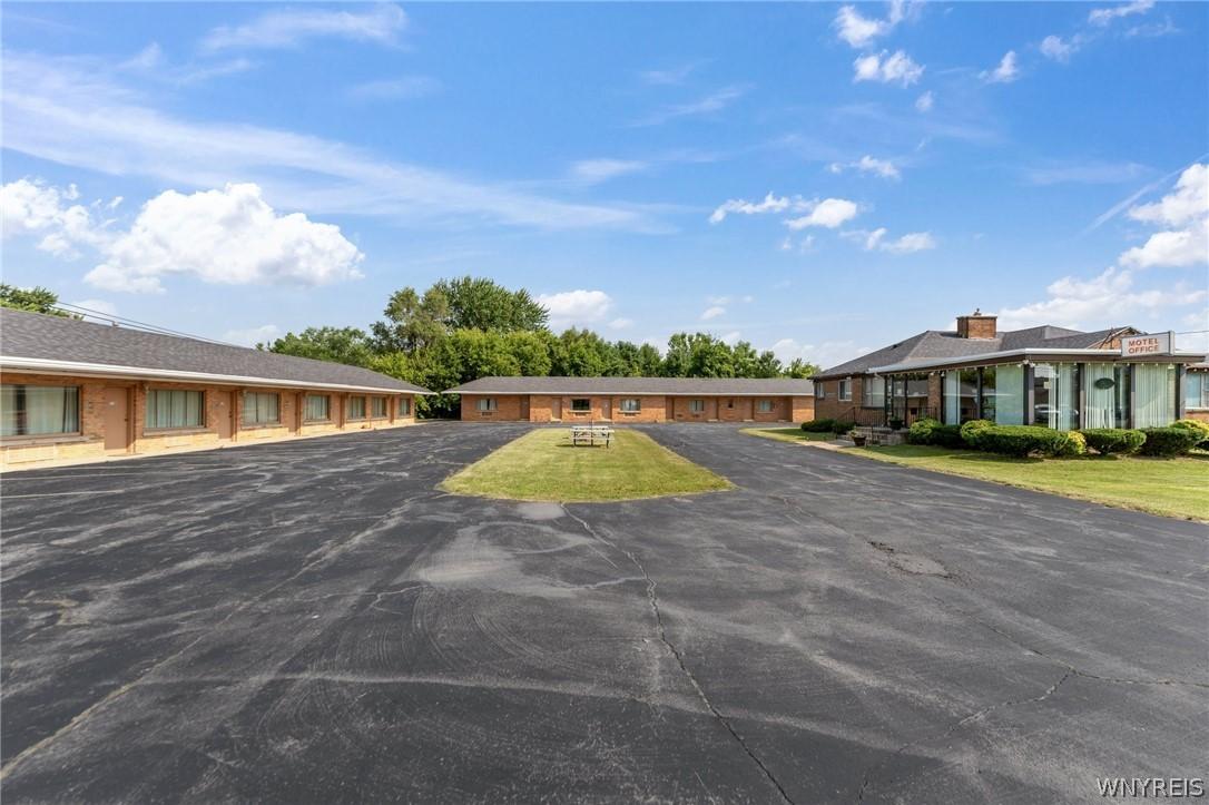 Property Image for 9470 Niagara Falls Boulevard