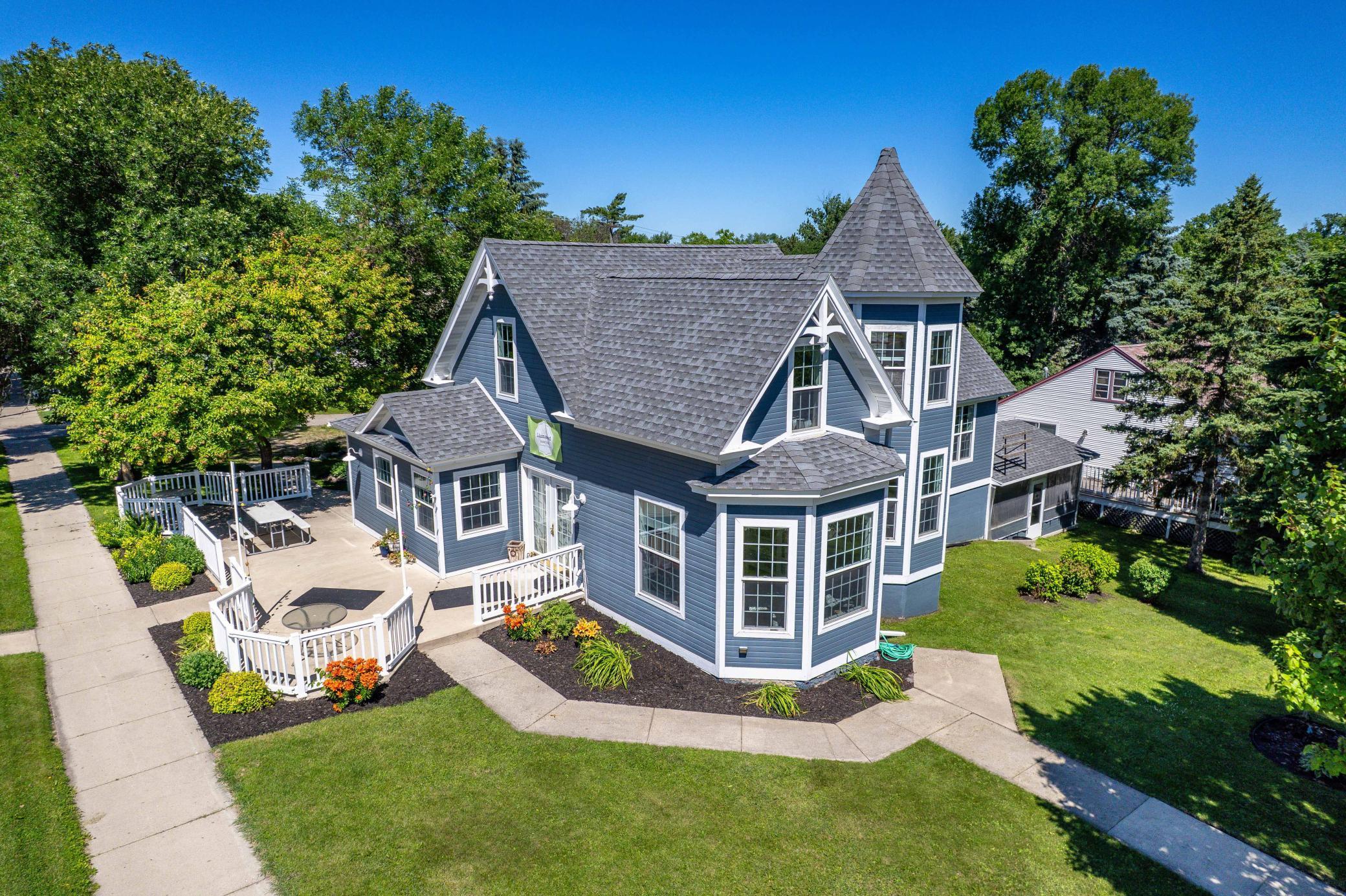 Property Image for 102 W Summit Street