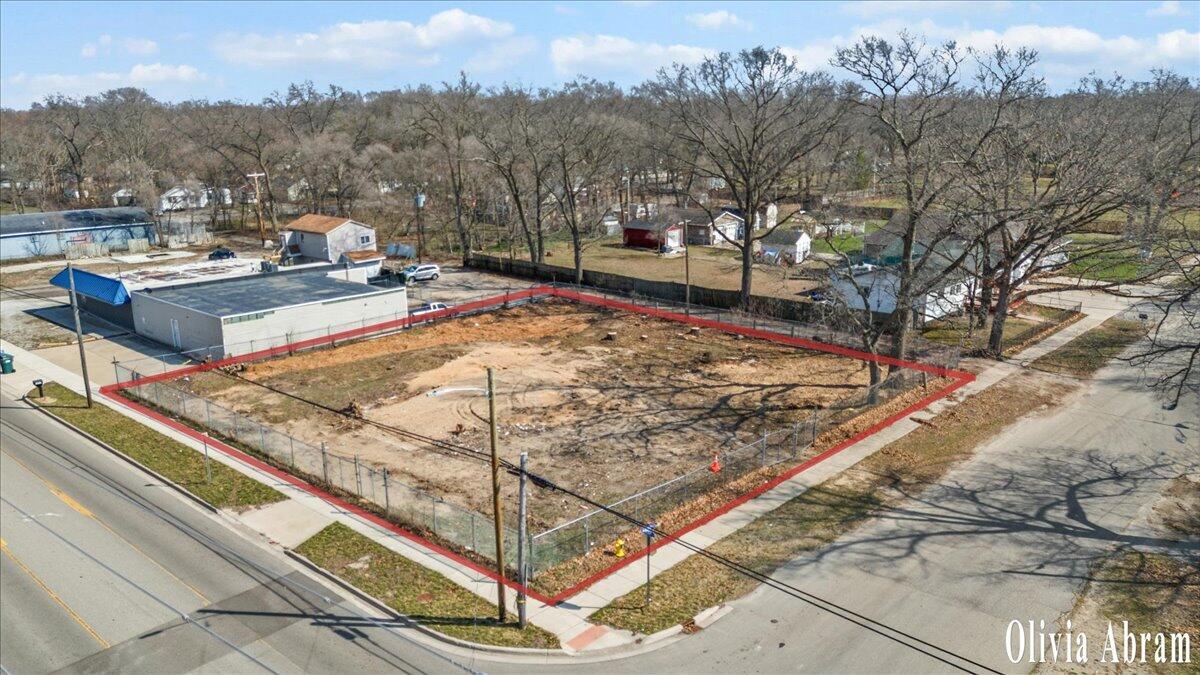 Property Image for 1263 E Broadway Avenue
