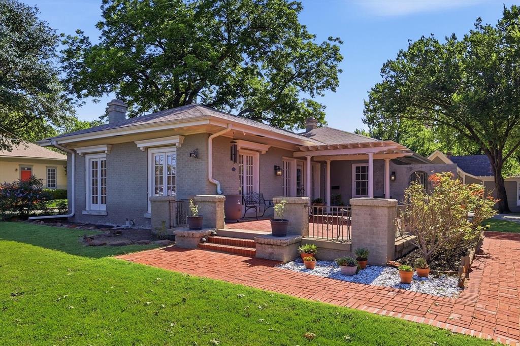 Property Image for 1306 N Locust Street N