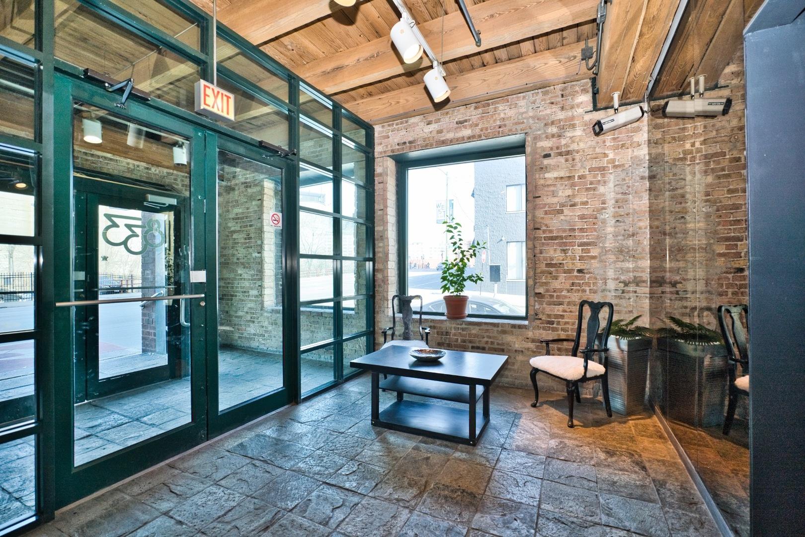 833 W Chicago Avenue, Chicago, IL 60642 - MLS# 12335265 | C21