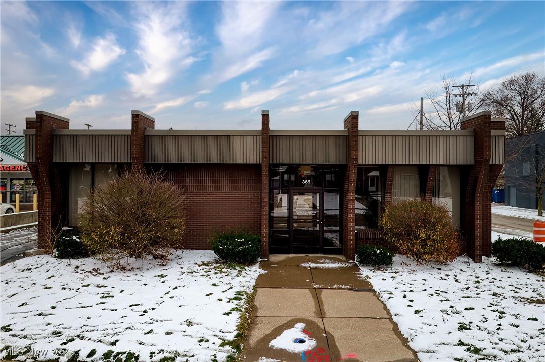 Property Image for 365 E 200th Street