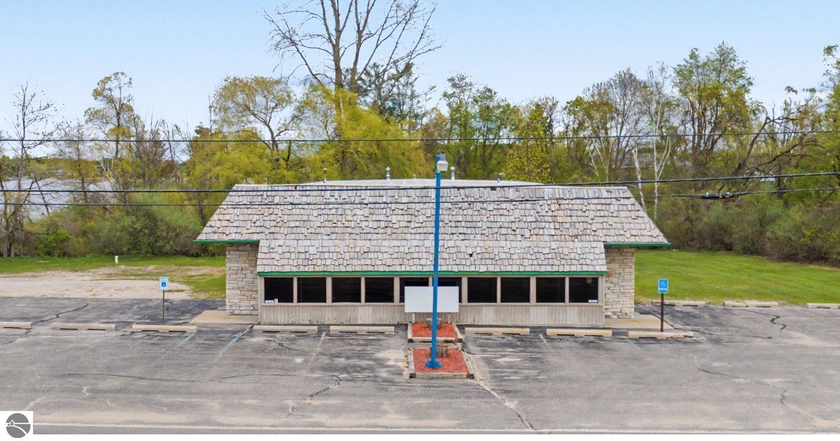 Property Image for 3520 N Woodruff Road