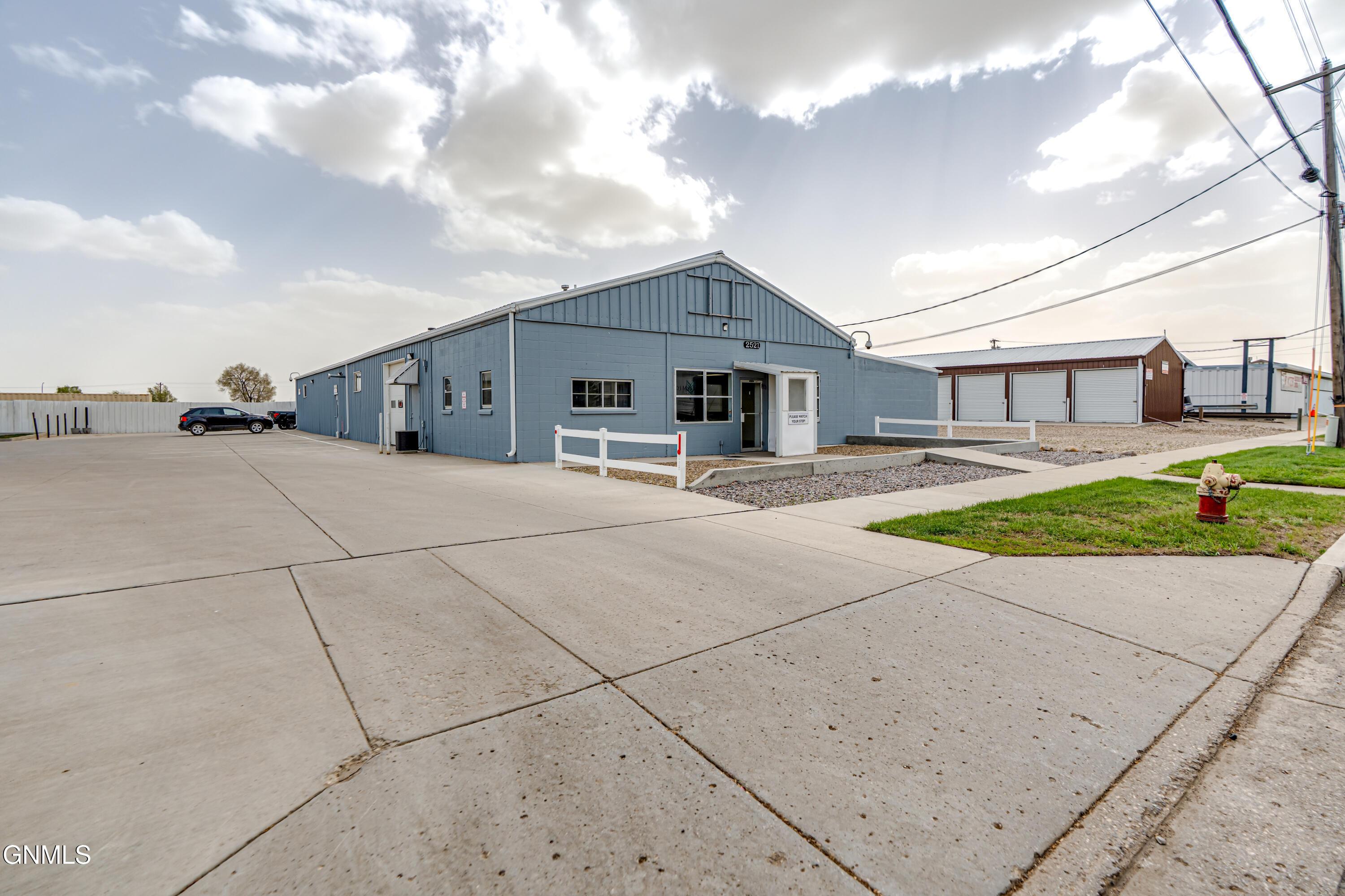 Property Image for 2521 Railroad Avenue