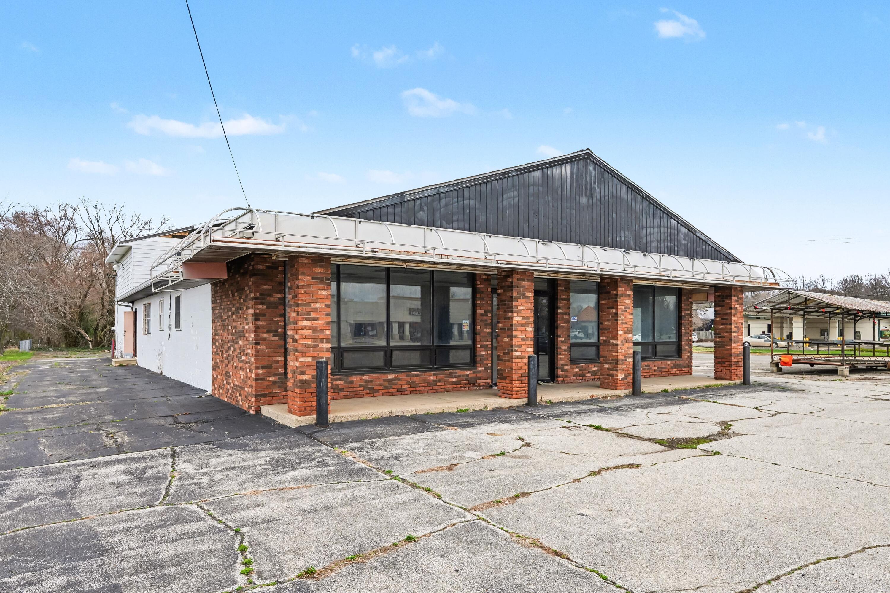 Property Image for 1015 E Napier Avenue