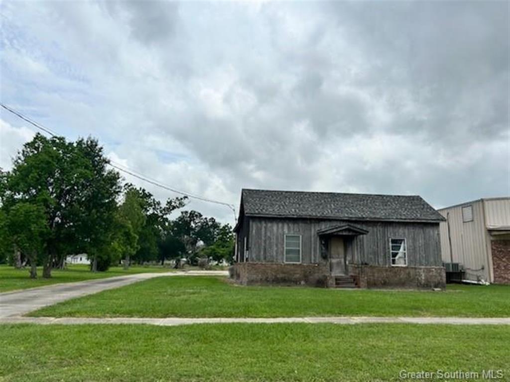 Property Image for 335 W College Street W