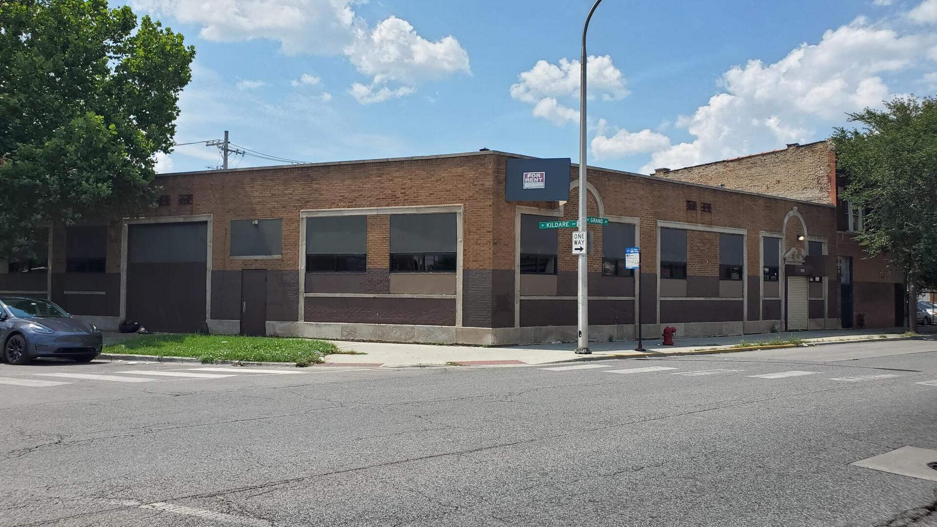 Property Image for 4301 W Grand Avenue