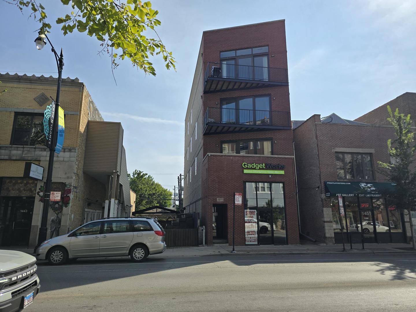 Property Image for 1449 W Fullerton Avenue