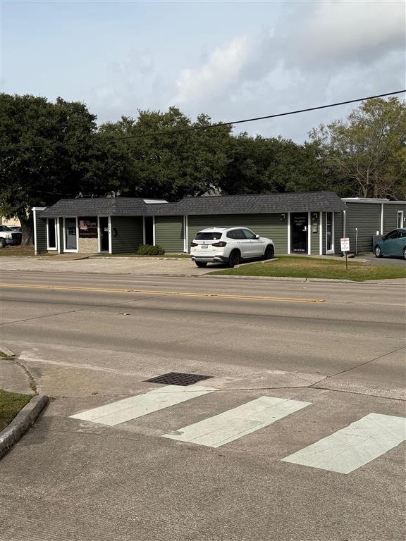 Property Image for 1440 W Mcneese Street W