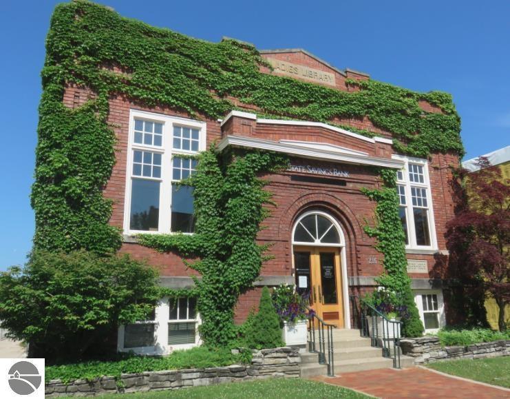 Property Image for 216 Cass Street