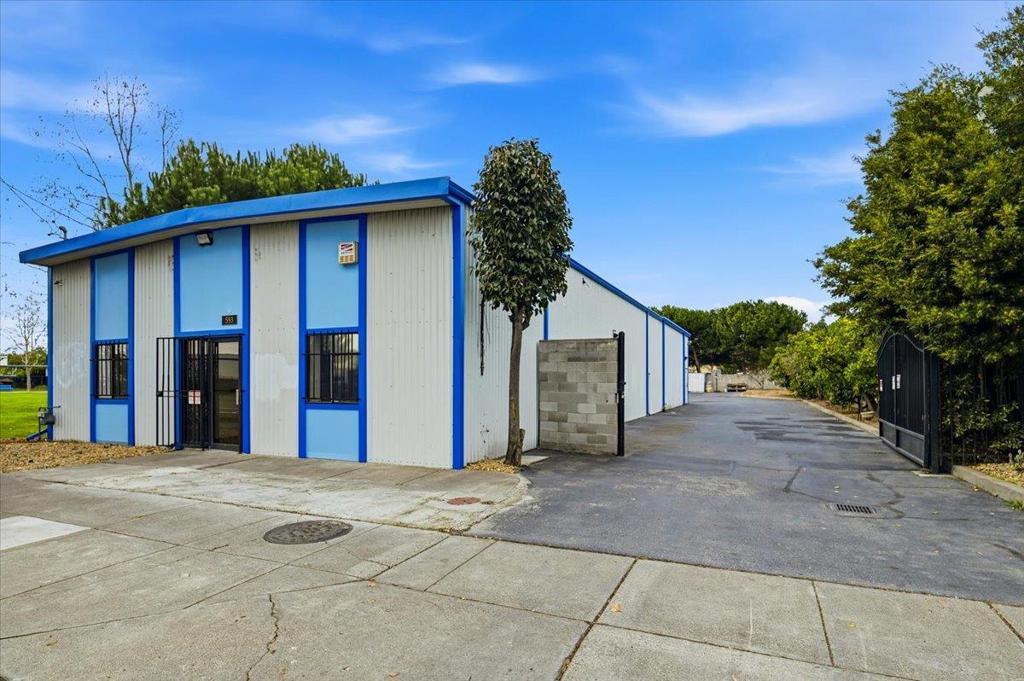 Property Image for 593 Industrial Parkway West Parkway