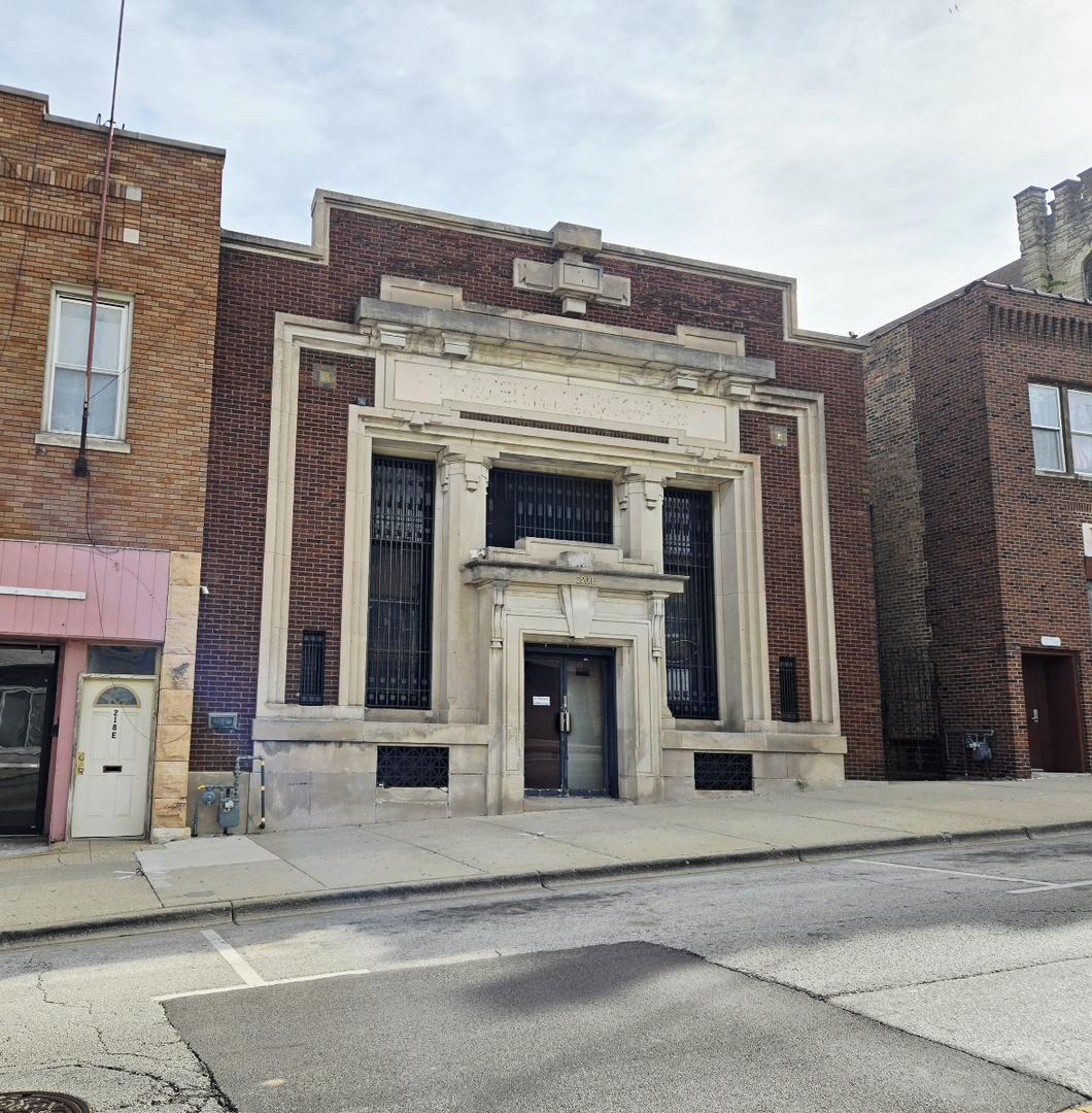 Property Image for 220 E Galena Boulevard