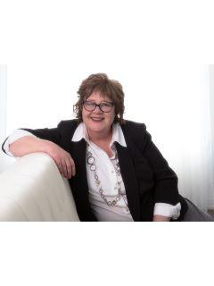 Cindy Garrett of CENTURY 21 Bradley Realty, Inc. photo