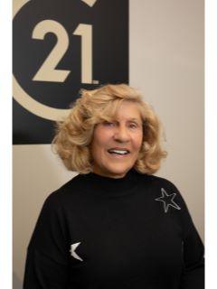 Carolyn Mellander of CENTURY 21 Circle photo