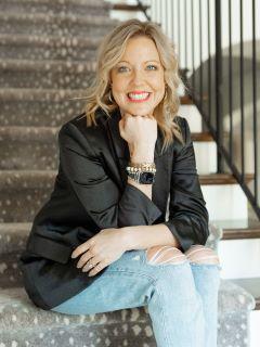 Linzey Machen of CENTURY 21 PORTFOLIO photo