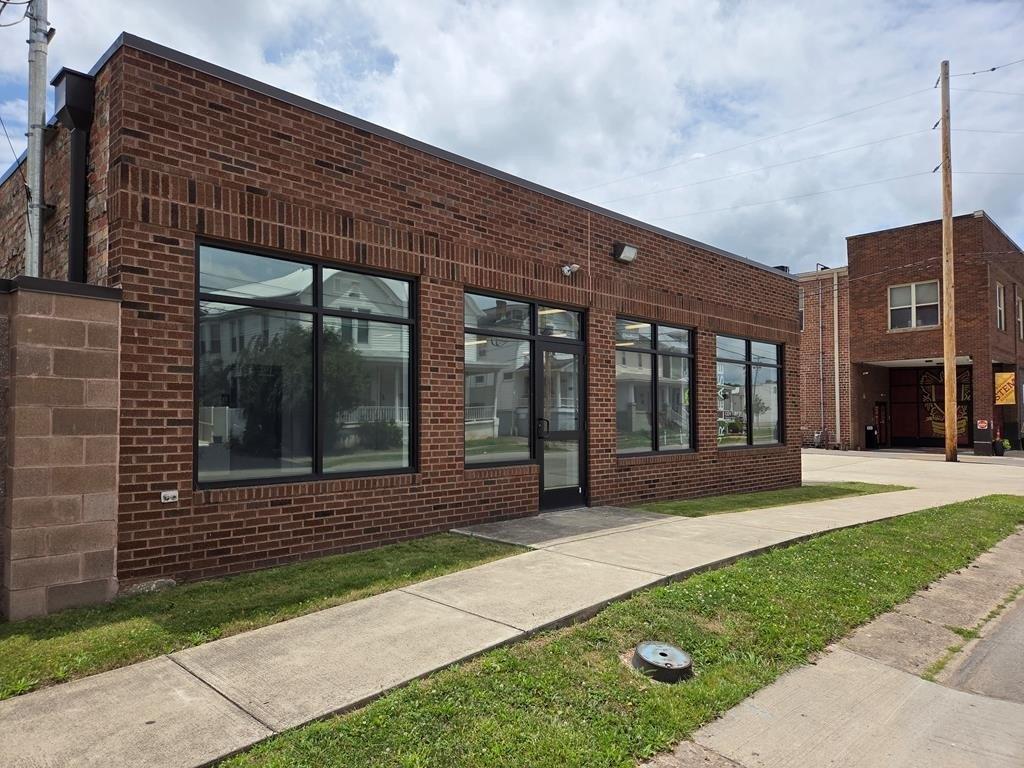 Property Image for 618 3rd St. C unit: 618