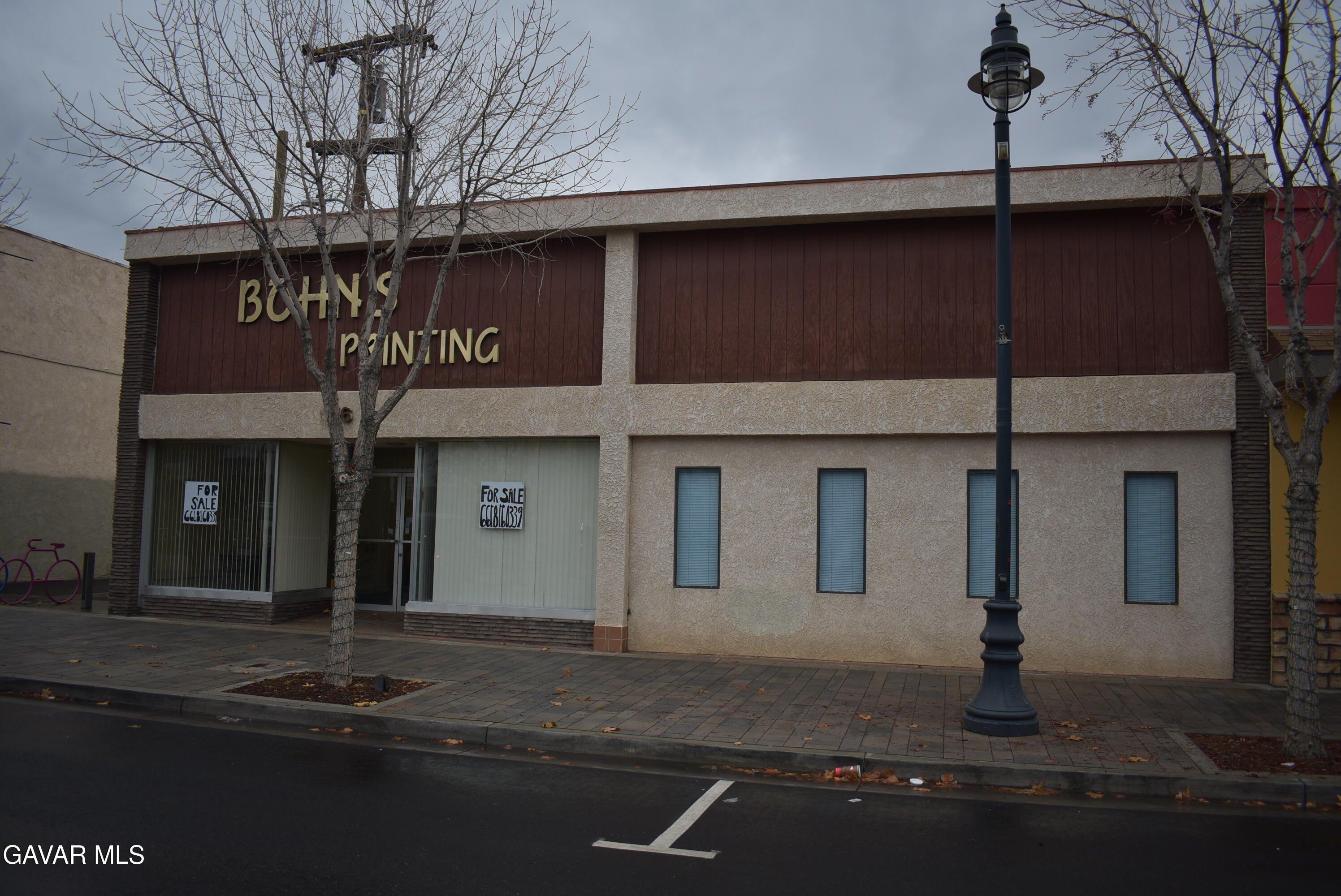 Property Image for 656 W Lancaster Boulevard