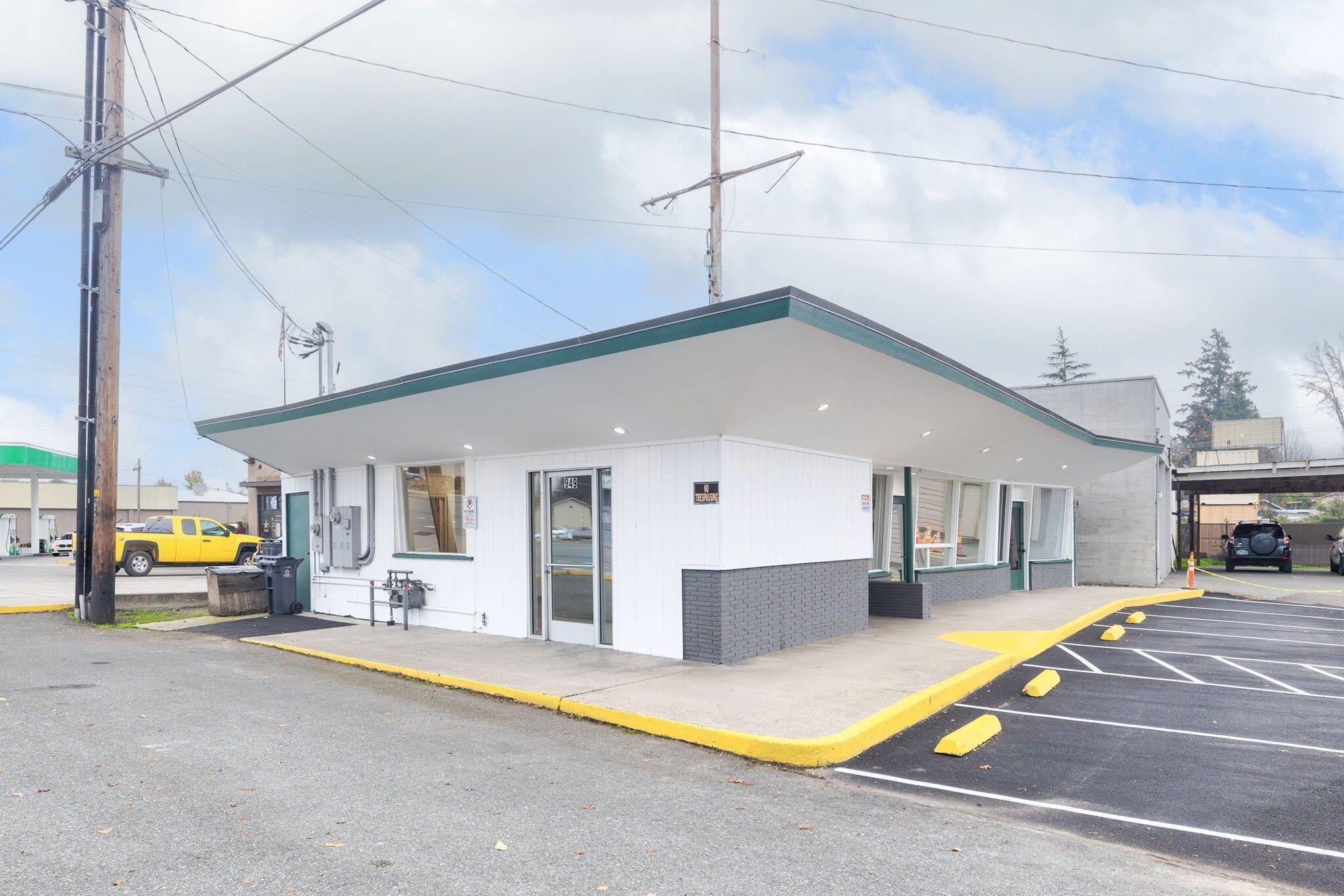 Property Image for 949 Rogue River Highway
