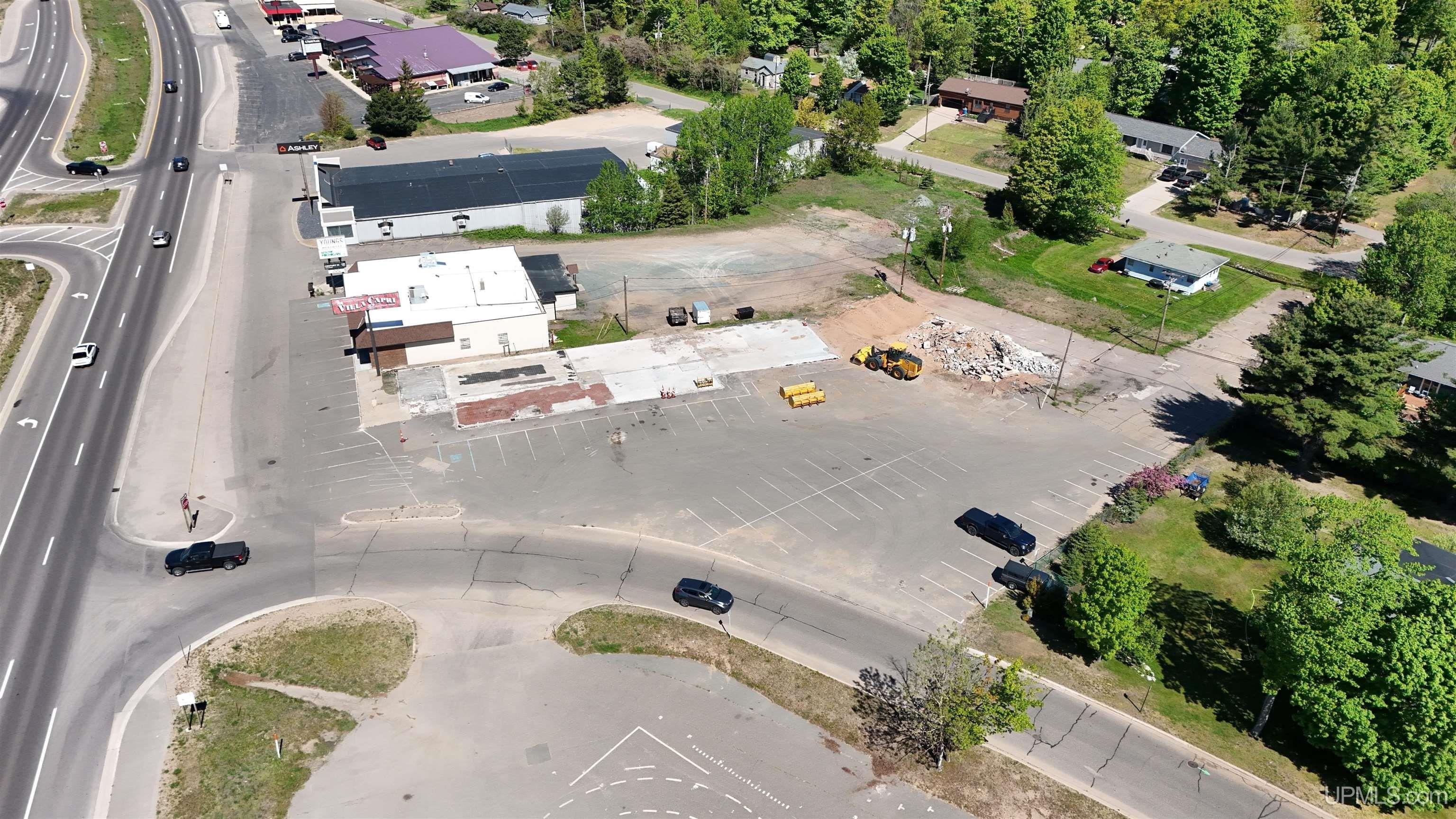 Property Image for 2100 W US41 Highway