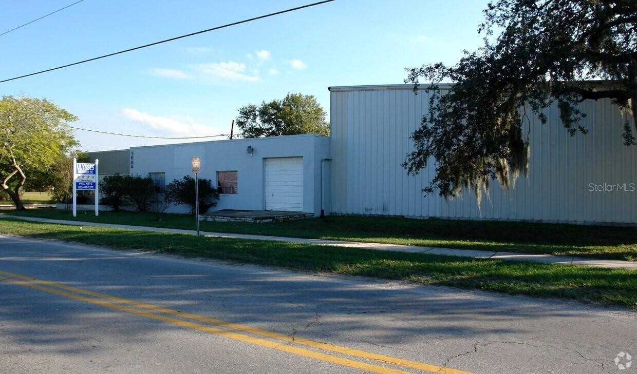 Property Image for 1604 OLIVE Street