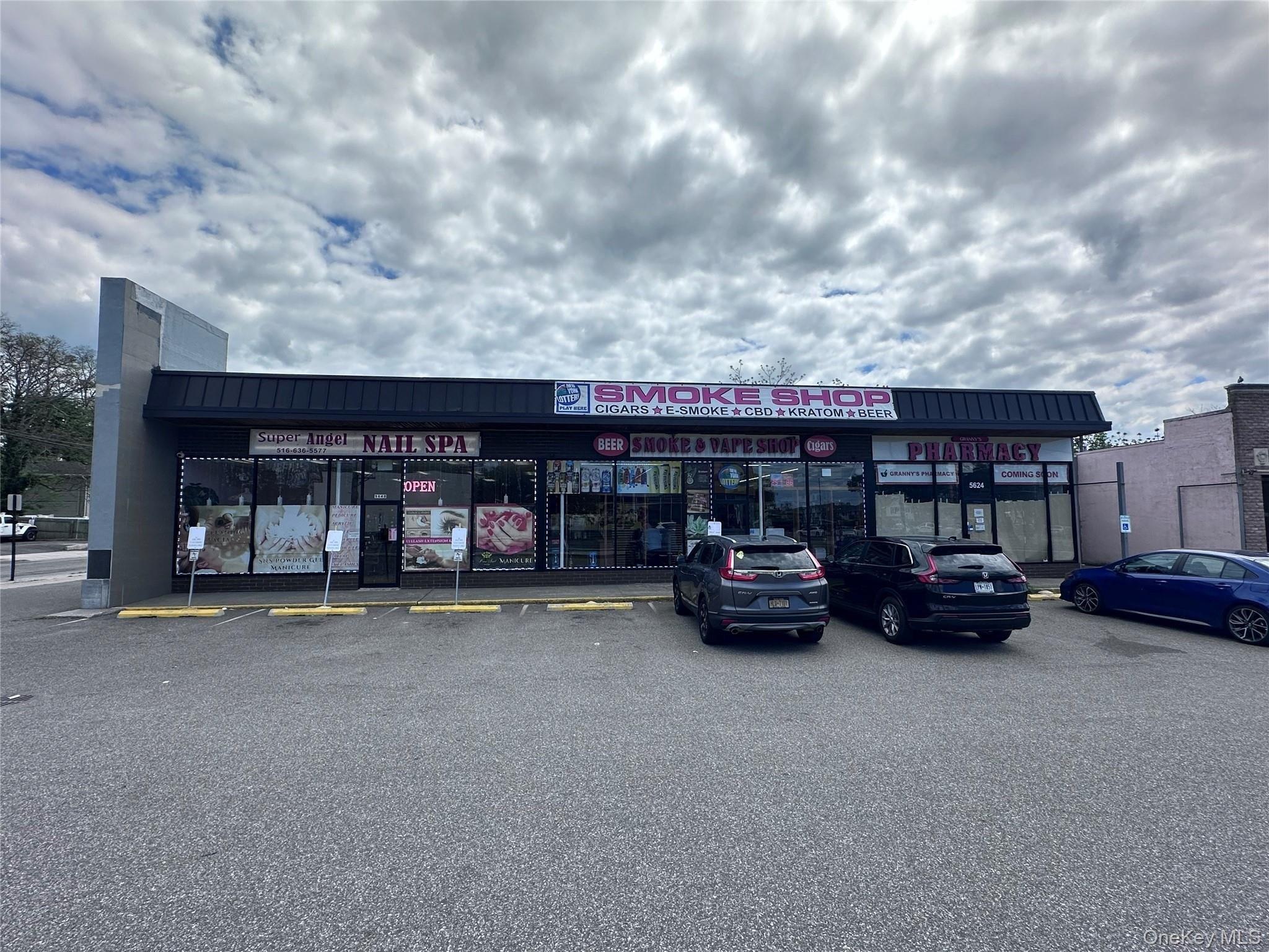 Property Image for 5640-18 Merrick Road 4
