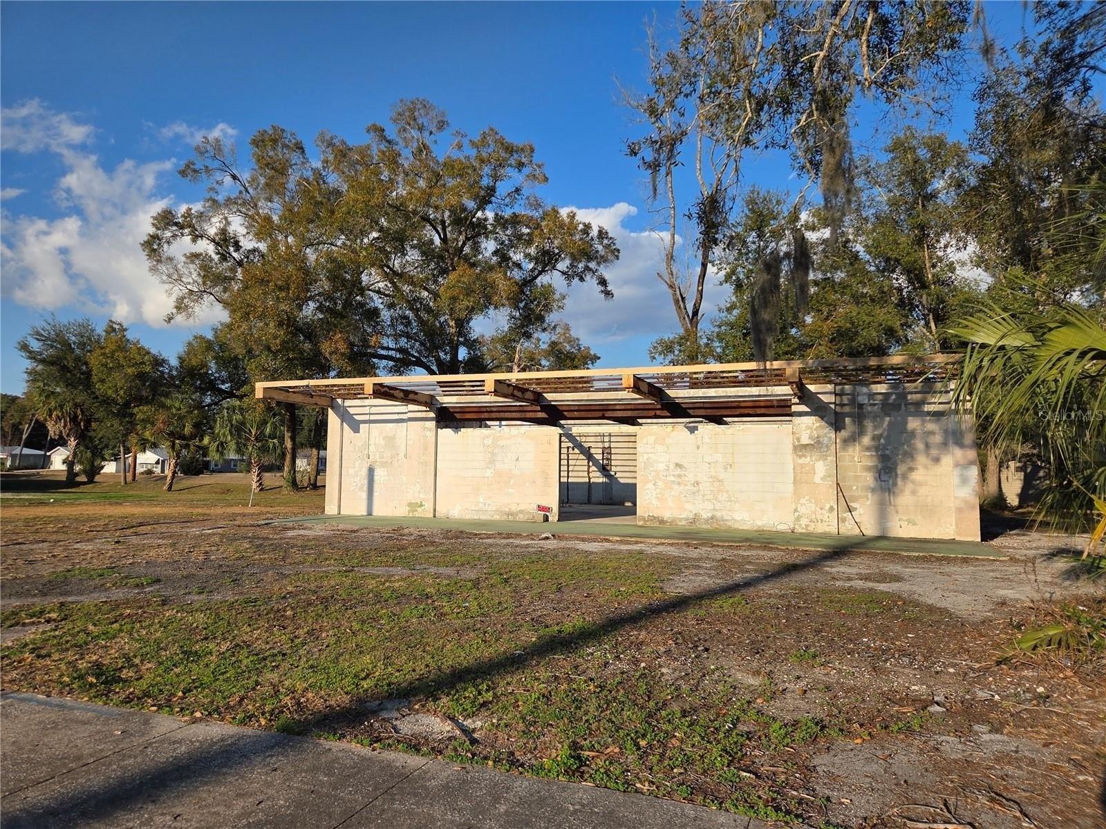 Property Image for 715 N YOUNG Boulevard