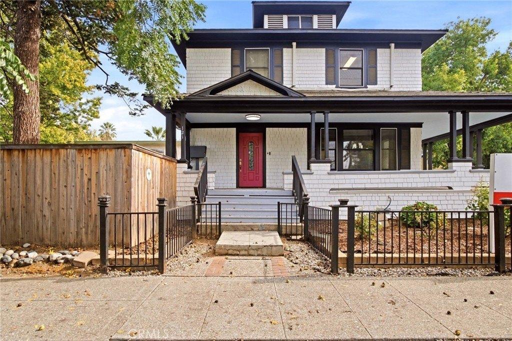 Property Image for 121 W 1st