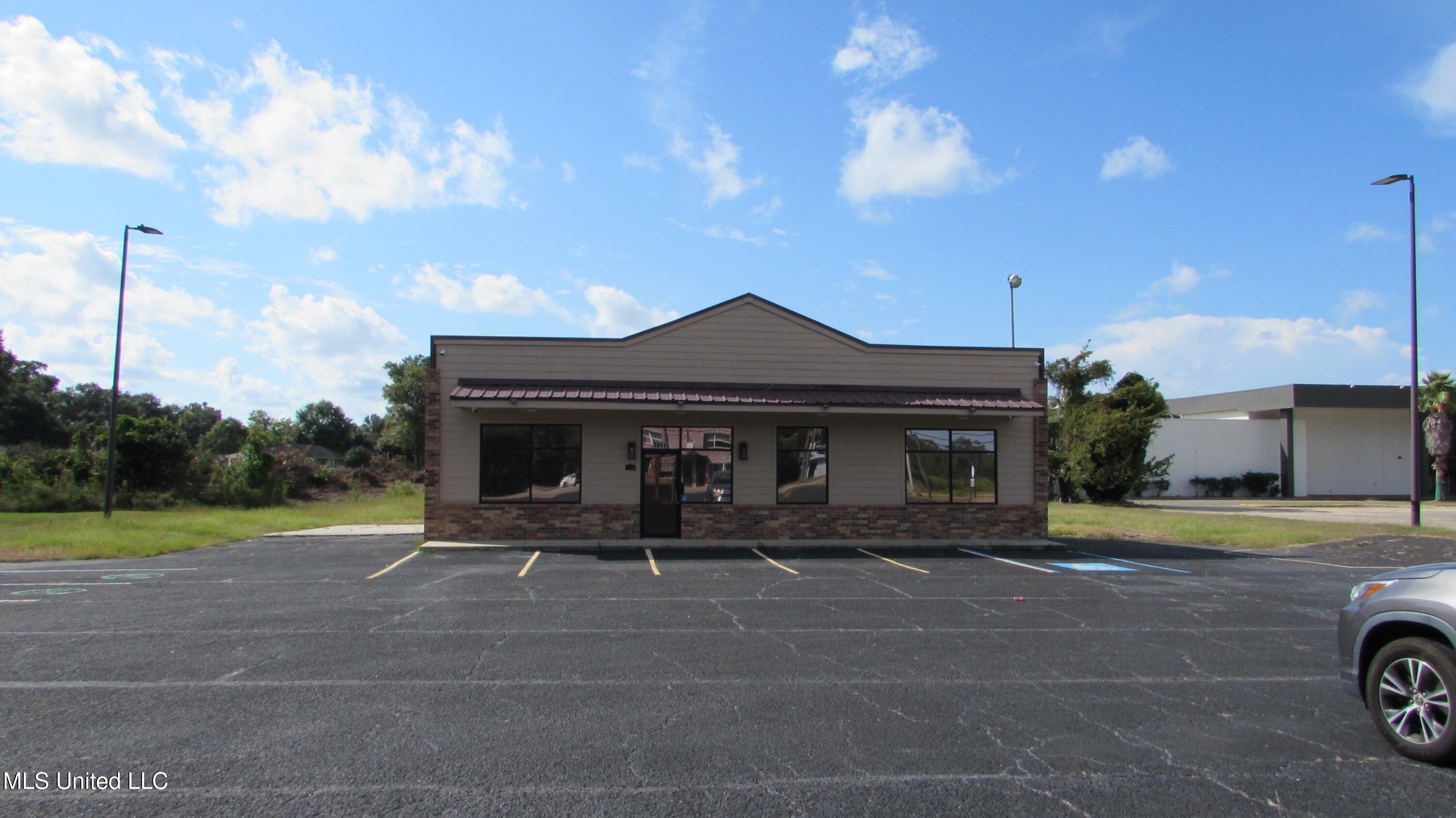 Property Image for 2011 E Pass Road