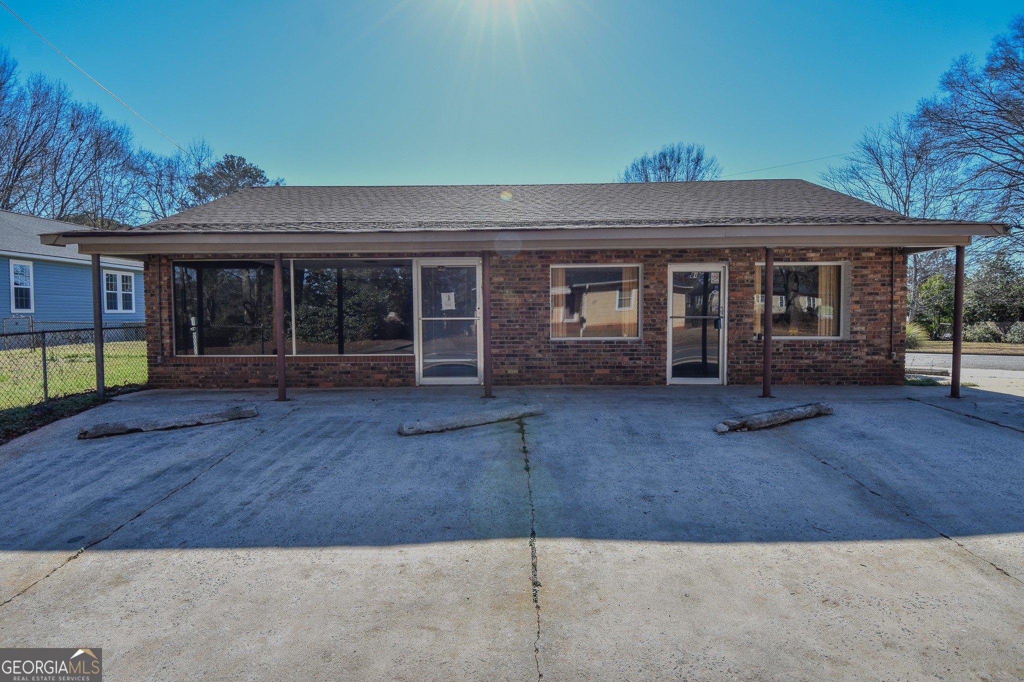 Property Image for 618 E Lee Street