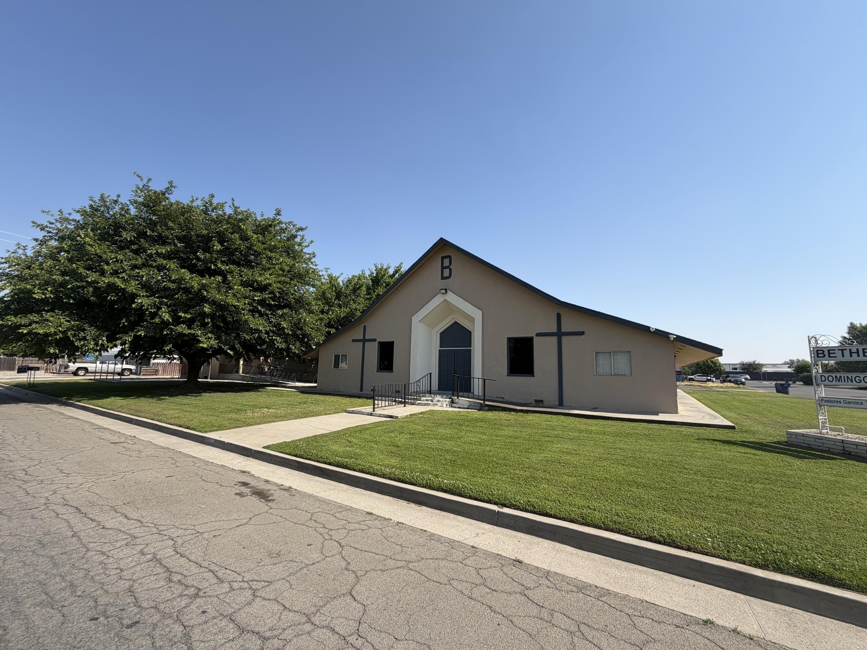 Property Image for 947 W Kern Avenue