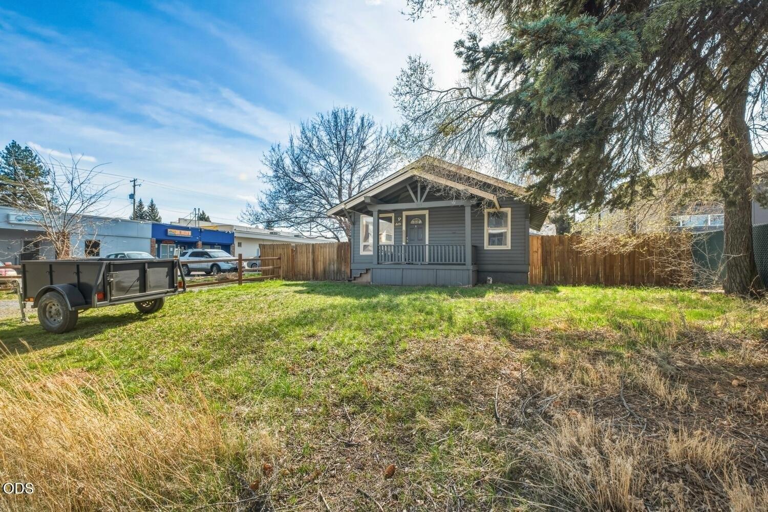 Property Image for 225 SE Vine Lane