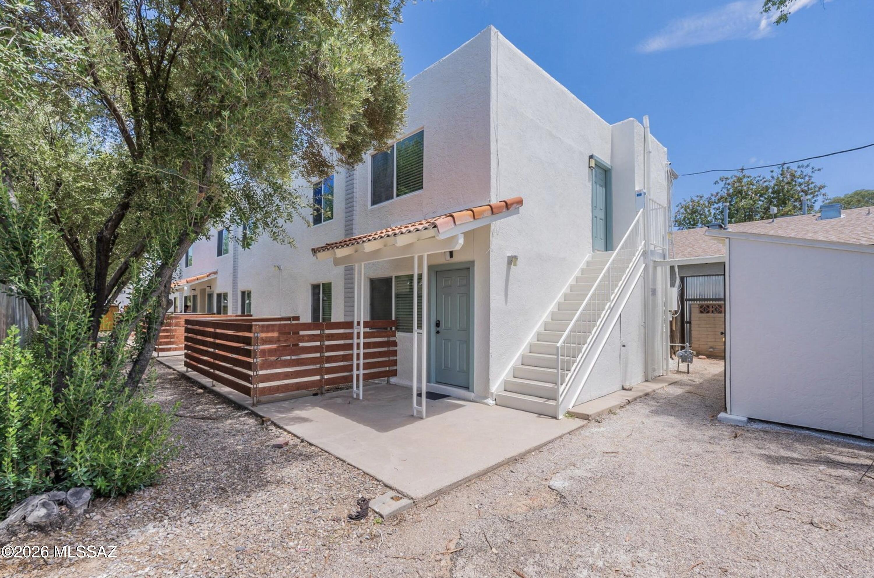 Property Image for 806 E 10th Street