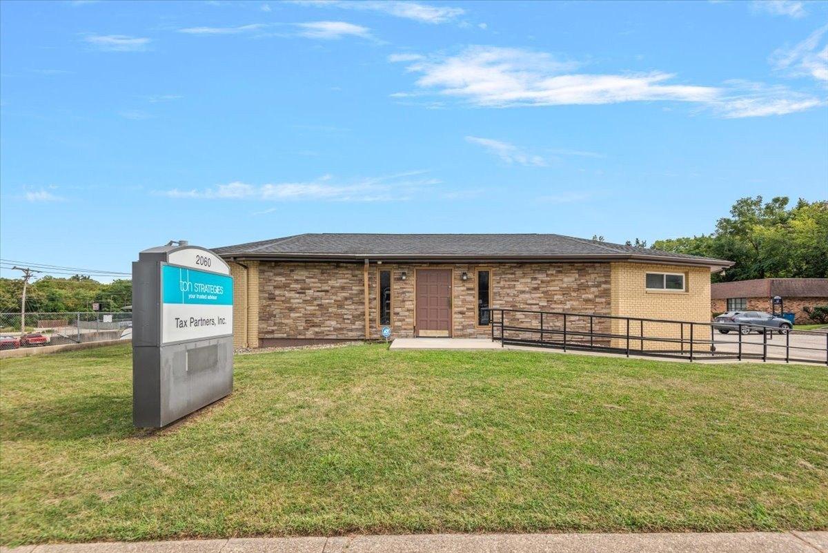 Property Image for 2060 W Monroe St, Springfield, IL 62704