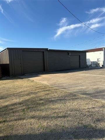 Property Image for 1301 E Tuxedo Boulevard