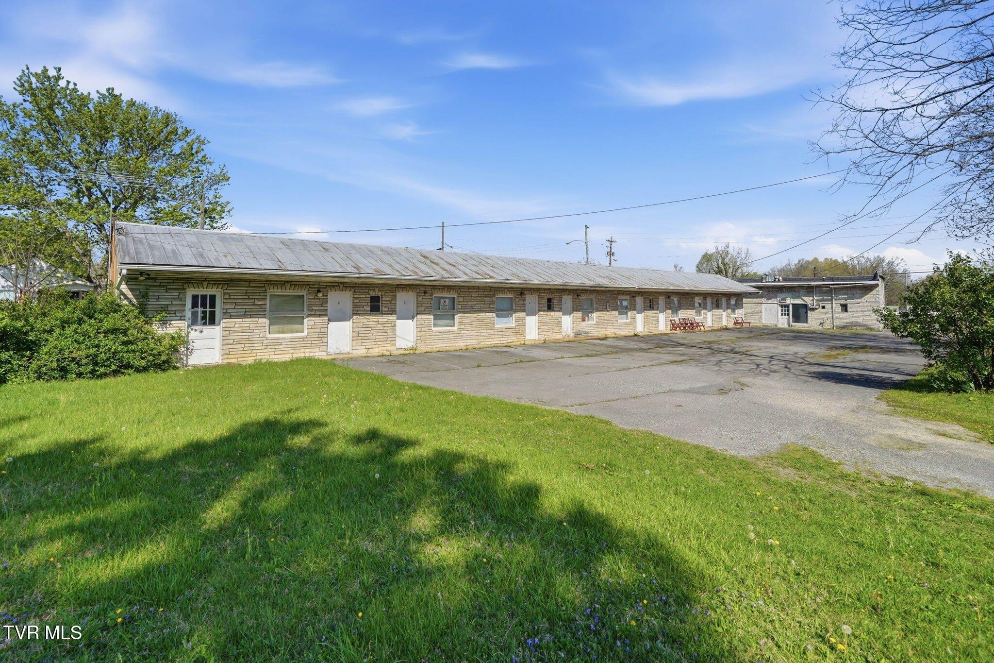 Property Image for 3209 Memorial Boulevard
