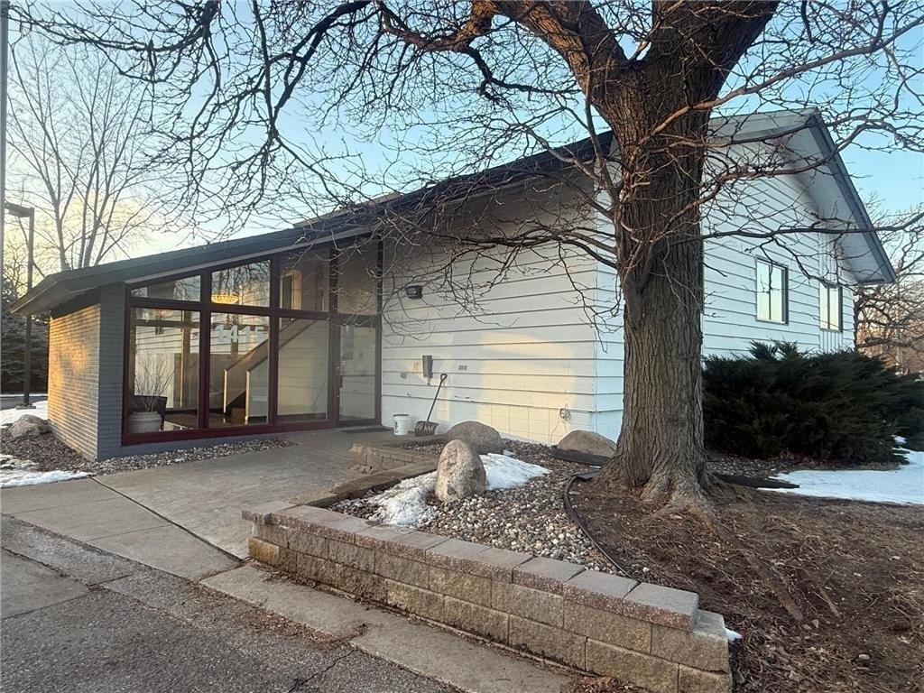 Property Image for 1415 Lilac Drive N