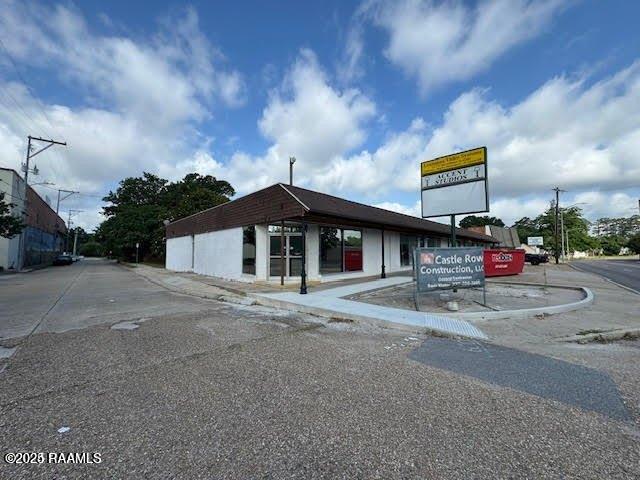 Property Image for 801 W University Avenue