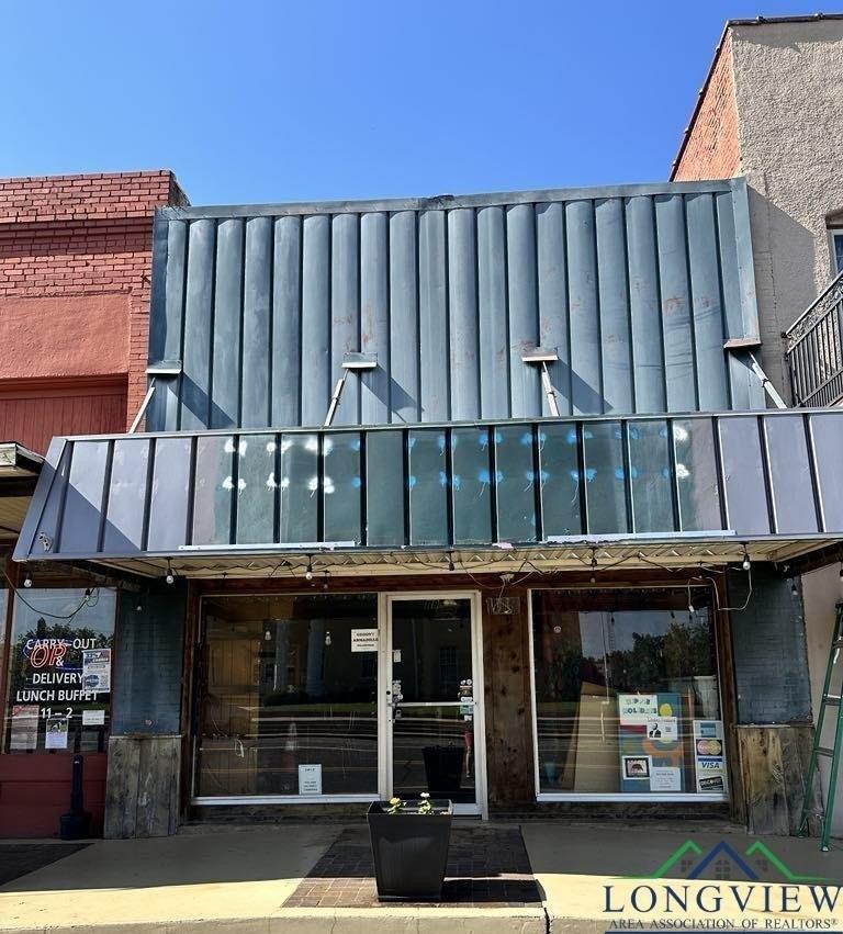 Property Image for 119 E Houston Street