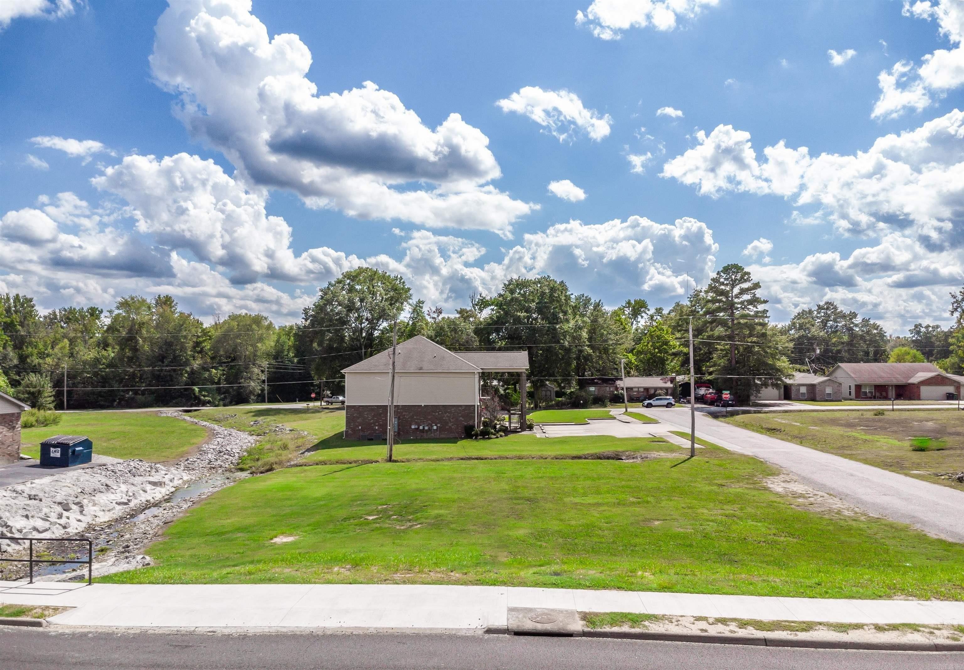 Property Image for 2900 E Kiehl Avenue