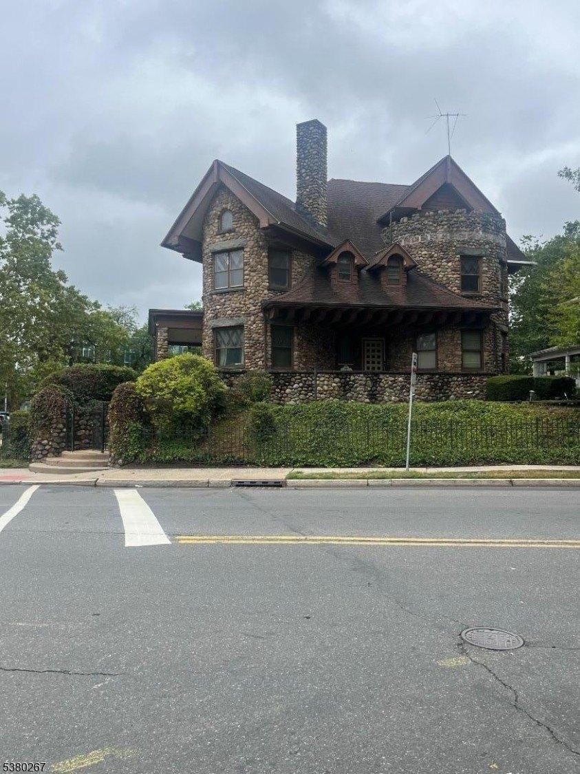 Property Image for 57 Washington St