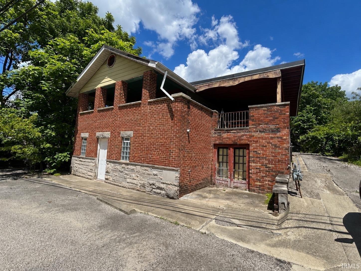 Property Image for 1910 W Arlington Road